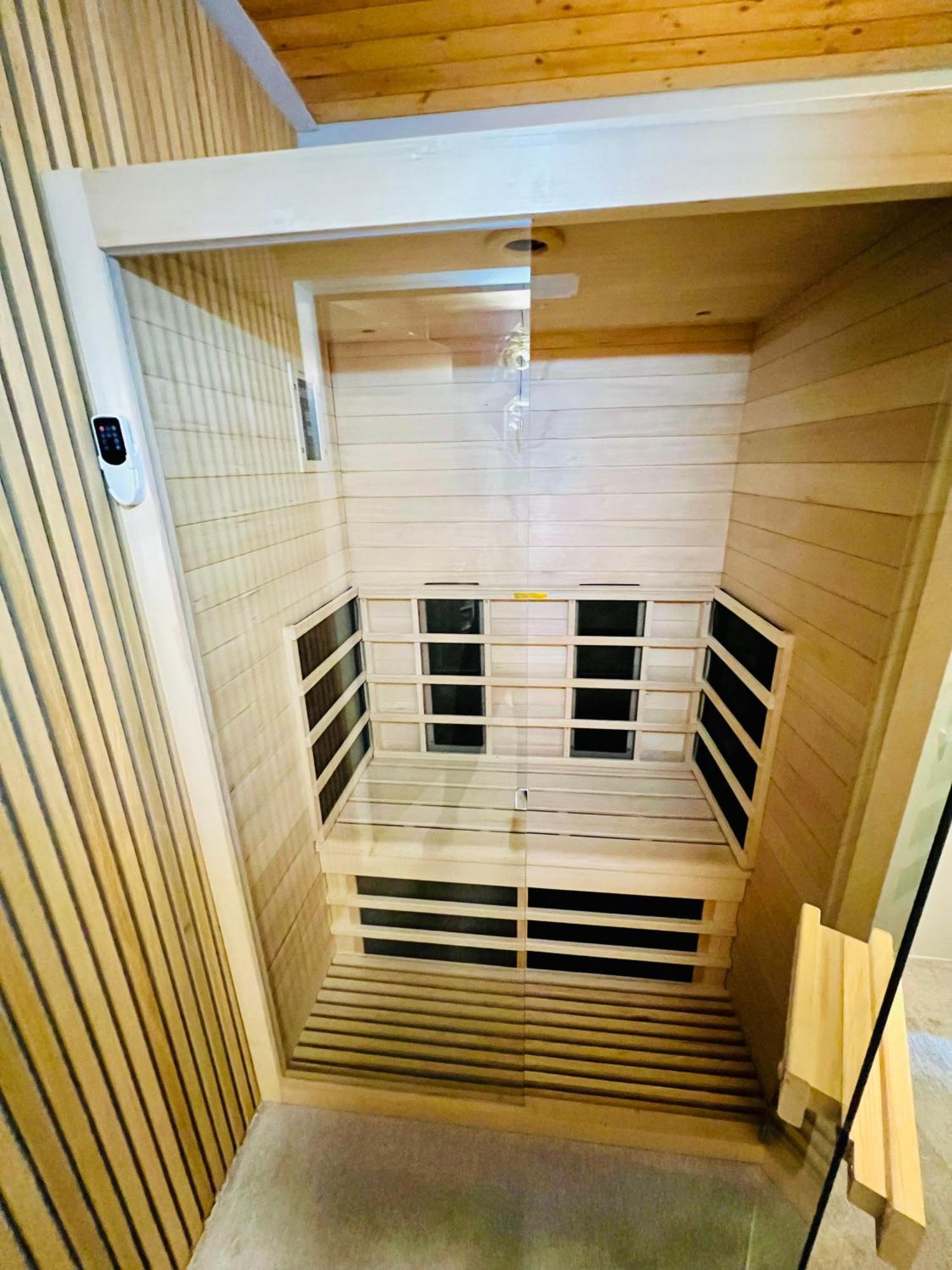 Mitten Im Schwarzwald Mit Infrarot-Sauna Und Garagenparkplatz Schönwalde Dış mekan fotoğraf